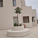 Lovely Hot-l Hotel