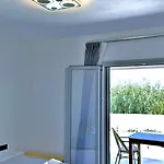 Lovely Hot-l 4* Fira (Santorini)