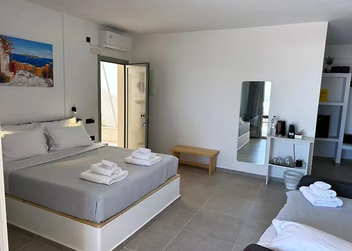 Lovely Hot-l Hotel 4*