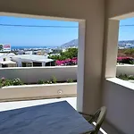 Lovely Hot-l