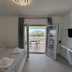 Lovely Hot-l Hotel 4*