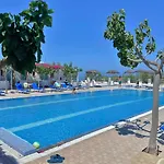 Lovely Hot-l 4* Fira (Santorini)