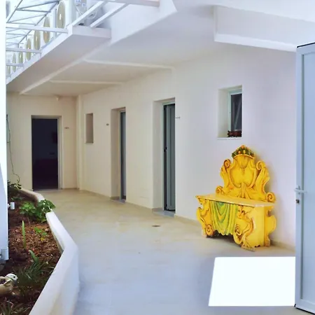 Lovely Hot-l 酒店 4*