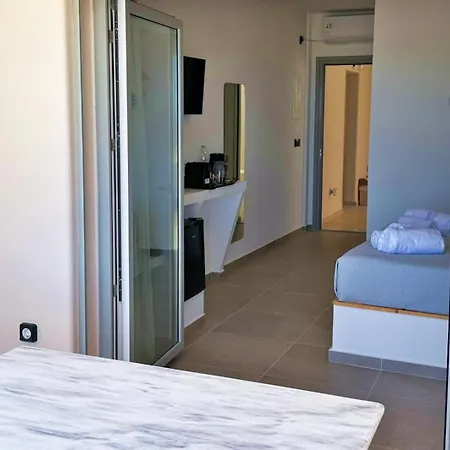 Lovely Hot-l 4* Fira (Santorini)