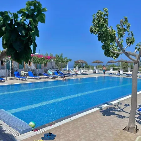 Lovely Hot-l 4* סנטוריני