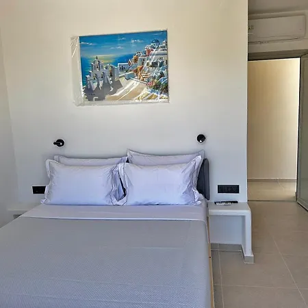 Lovely Hot-l Hotel 4*