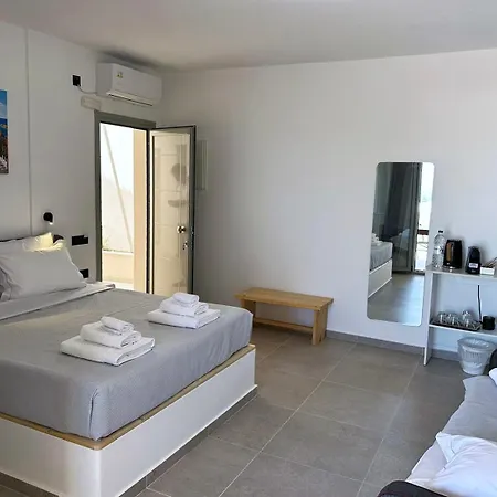 Lovely Hot-l Hotel 4*