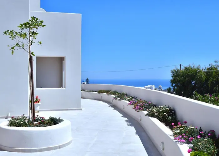 Lovely Hot-l Hotel 4*