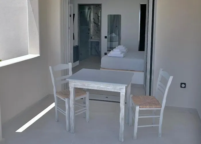 Lovely Hot-l Hotel 4*