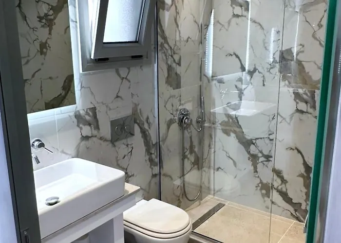 Lovely Hot-l Hotel Fira (Santorini)