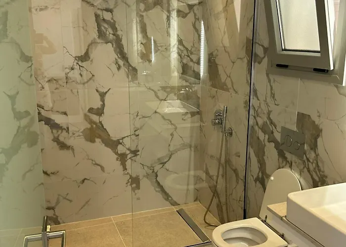 Lovely Hot-l Hotel Fira (Santorini)