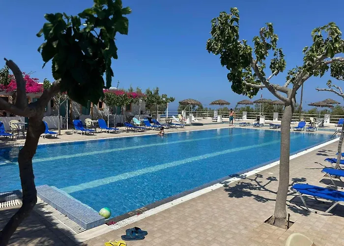 Lovely Hot-l 4* Fira (Santorini)