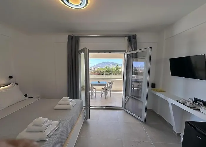 Lovely Hot-l Hotel 4*