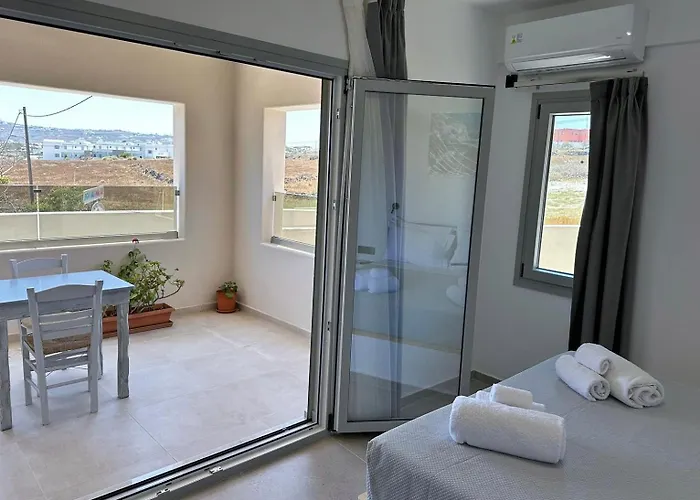 Lovely Hot-l Hotel Fira (Santorini)