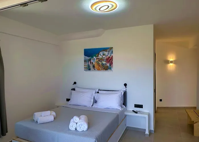 Lovely Hot-l Hotel Fira (Santorini)