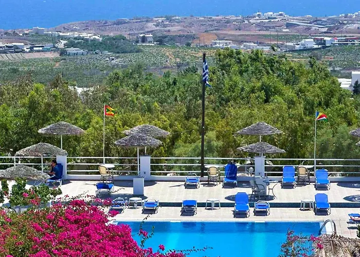 Lovely Hot-l Fira (Santorini)