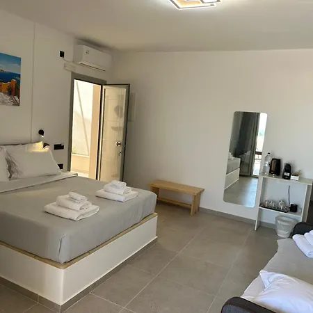 Lovely Hot-l Hotel 4*