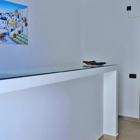 Lovely Hot-l Hotel 4*