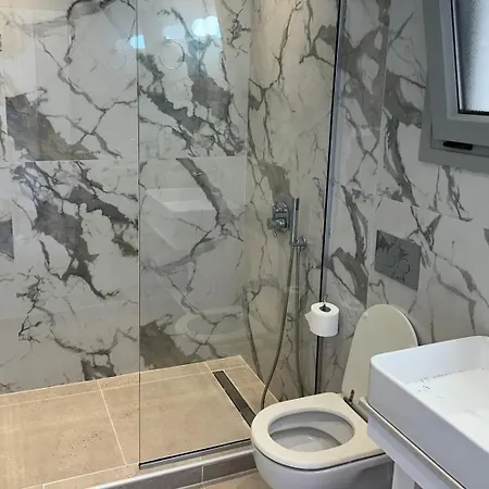 Lovely Hot-l Hotel 4*